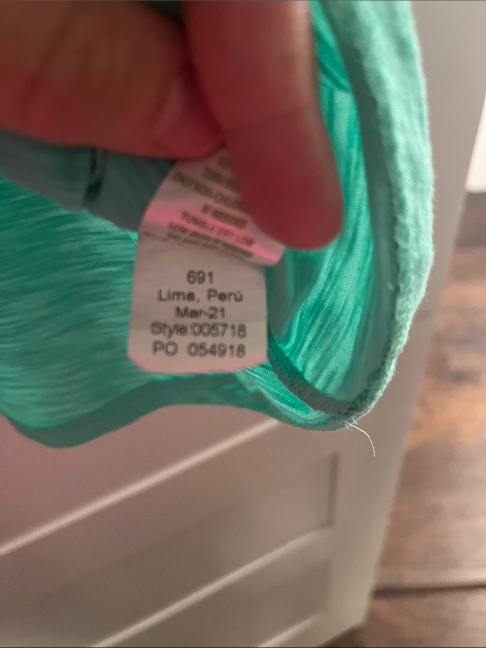 Lilly Pulitzer Green Scoop neck tshirt - Picture 5 of 5
